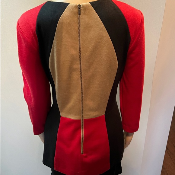 Chetta B Colorblock Red Black Beige Pencil Sheath Top Sz10 - Picture 8 of 9